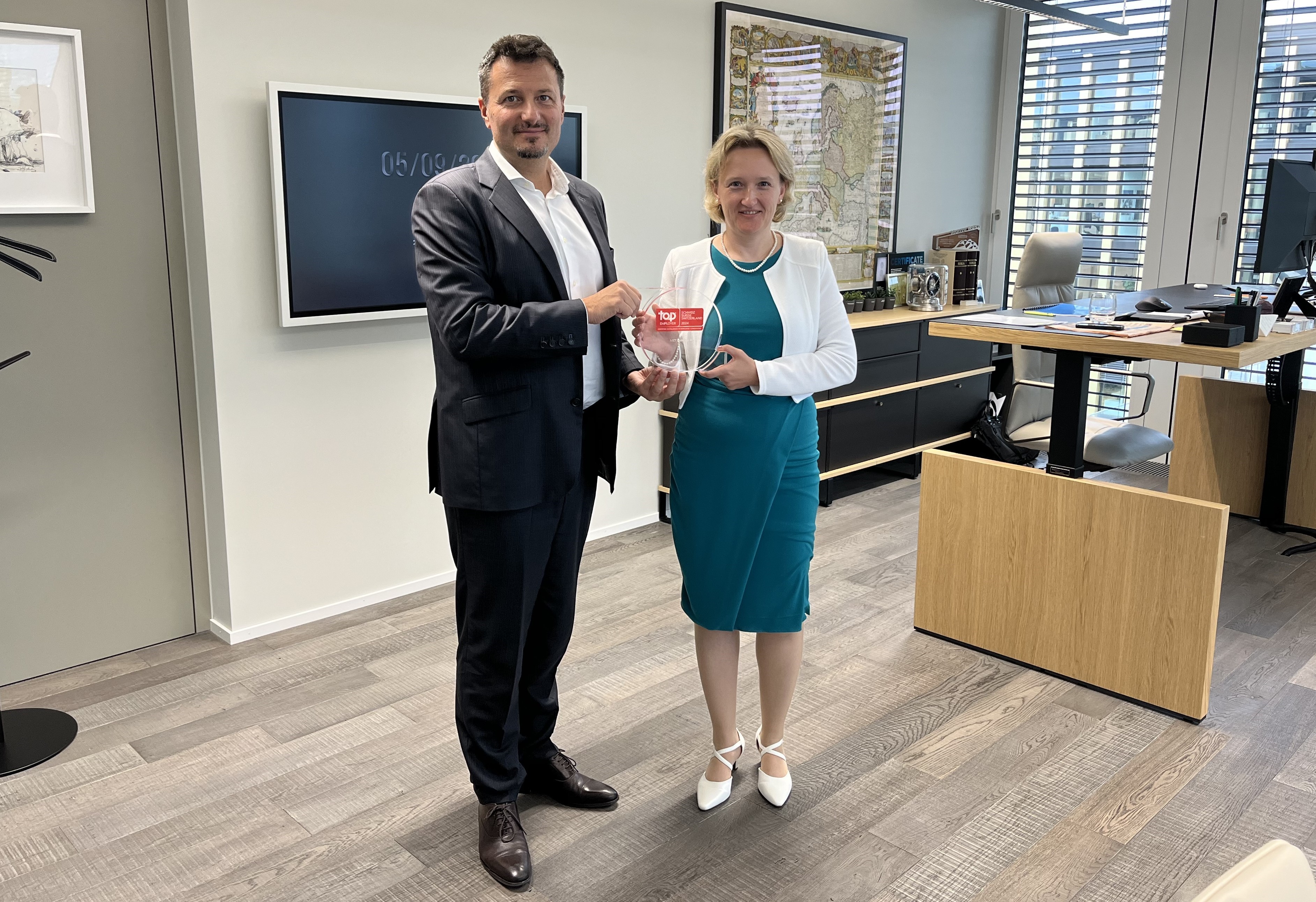 Top Employer MET Group Photo1